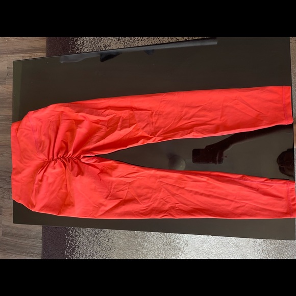 BodyNV Red/Orange Scrunch Leggings Size M - Picture 3 of 4